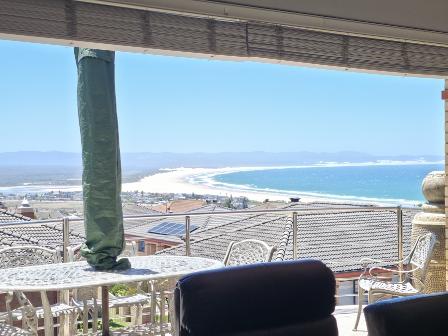 3 Bedroom Property for Sale in Wavecrest Eastern Cape